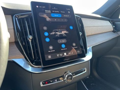 Certified 2025 Volvo XC90 B6 Plus image 22