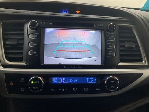 Used 2018 Toyota Highlander Plus image 27