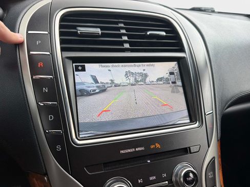 Used 2018 Lincoln MKX Reserve FWD image 27