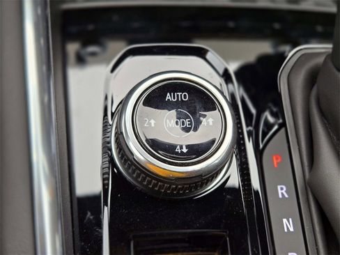 New 2025 GMC Canyon AT4 image 27