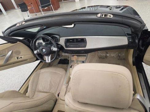 Used 2005 BMW Z4 2.5i RWD image 15