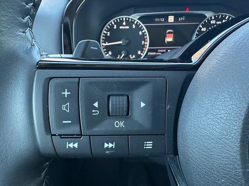 Used 2023 Nissan Pathfinder SL w/ Black Appearance Package image 21