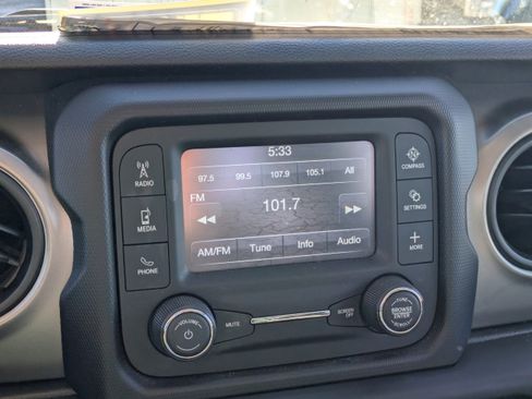 Used 2019 Jeep Wrangler Sport image 21