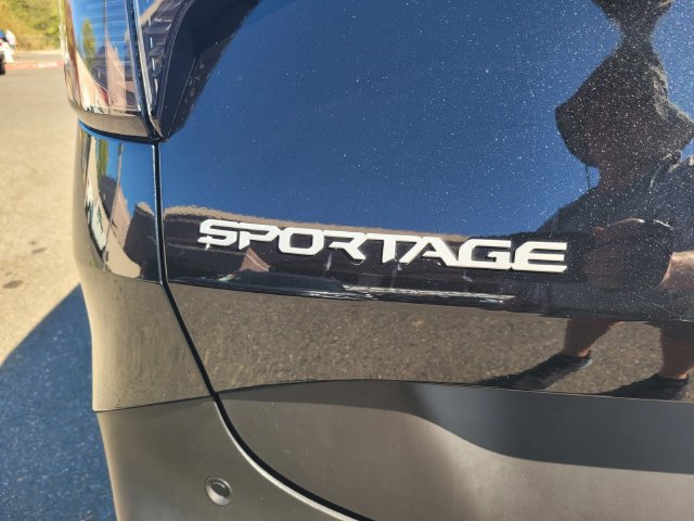 Used 2026 Kia Sportage LX FWD image 7