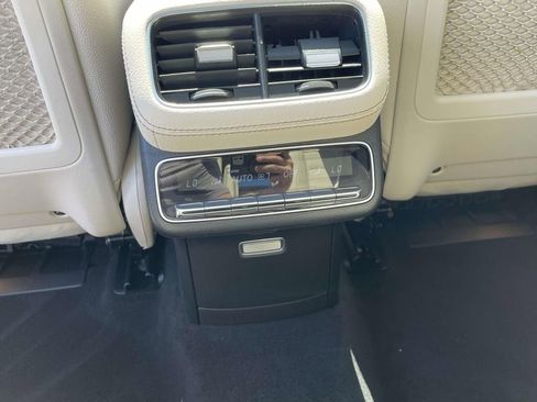 Used 2024 Mercedes-Benz GLS 450 4MATIC image 15