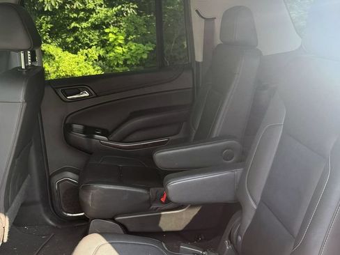 Used 2020 GMC Yukon XL SLT w/ Value Plus Edition AWD/4WD image 3
