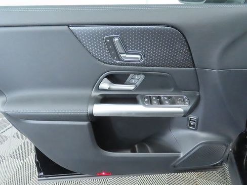 Certified 2025 Mercedes-Benz GLA 250 image 24