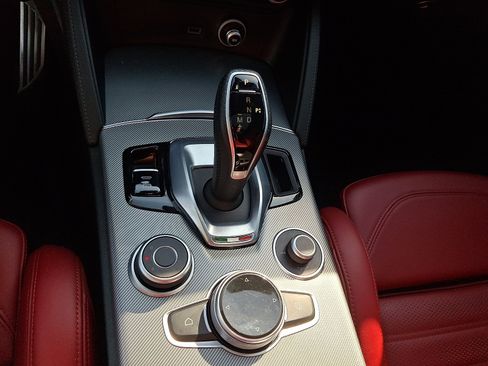 Used 2023 Alfa Romeo Stelvio Veloce AWD/4WD image 15
