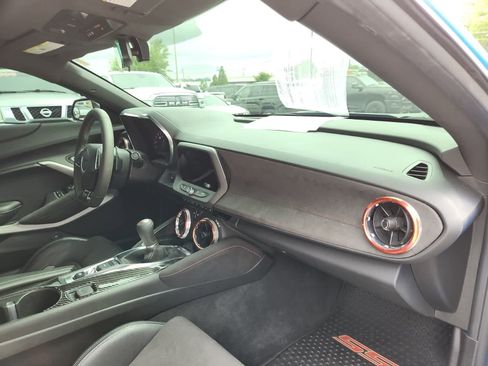 Used 2023 Chevrolet Camaro SS RWD image 17