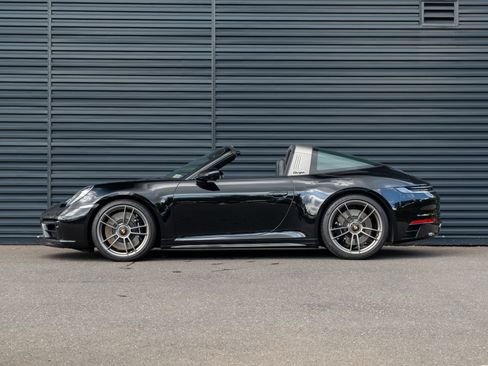 Certified 2022 Porsche 911 Targa 4 GTS AWD/4WD image 2