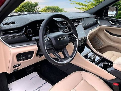 Used 2024 Jeep Grand Cherokee Limited AWD/4WD image 13