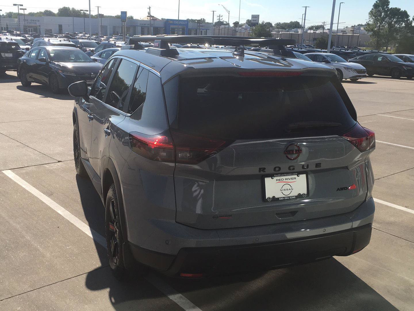 Used 2025 Nissan Rogue SV AWD/4WD image 8