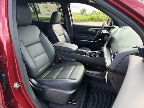 New 2026 Chevrolet Traverse LT w/ Driver Confidence Package AWD/4WD image 32