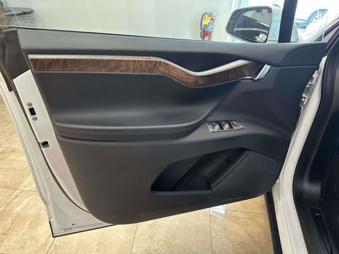 Used 2020 Tesla Model X Long Range image 9