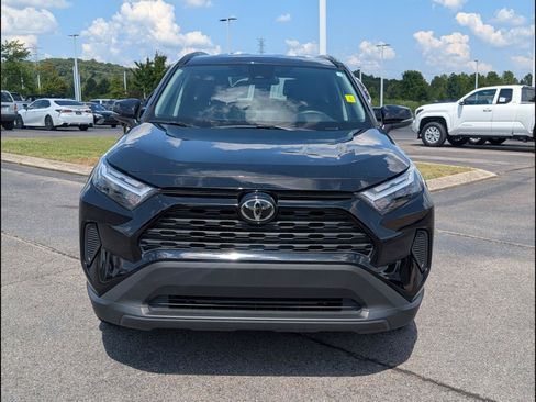 Used 2025 Toyota RAV4 XLE AWD/4WD image 3