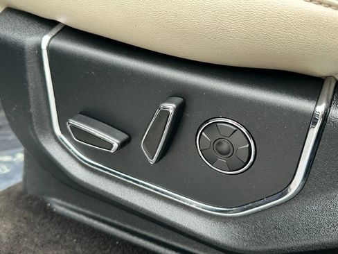 Used 2018 Ford Expedition Platinum image 57