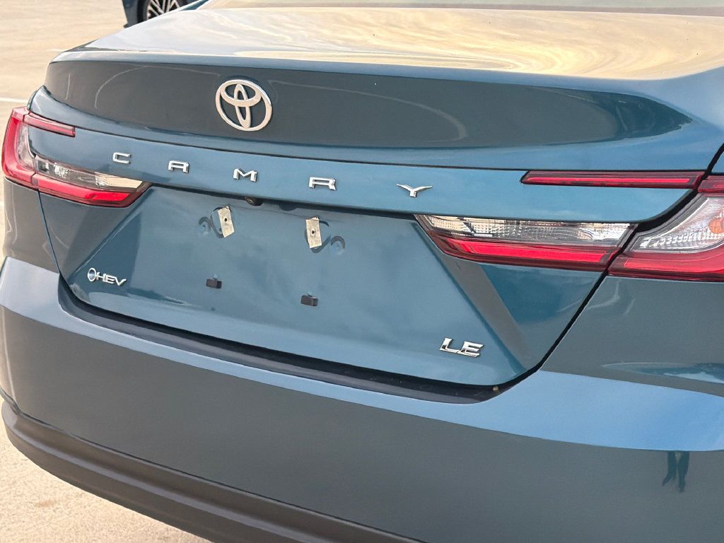 Used 2025 Toyota Camry LE FWD image 5