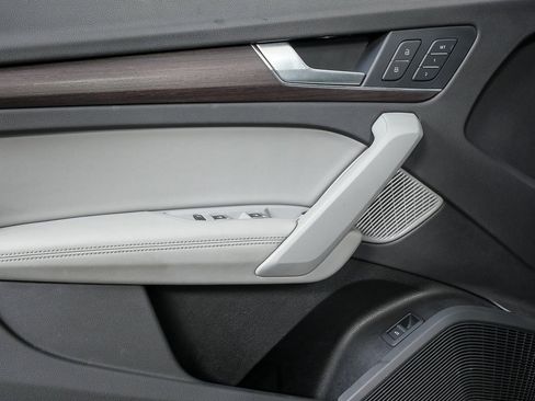 Used 2022 Audi Q5 2.0T Premium Plus image 6