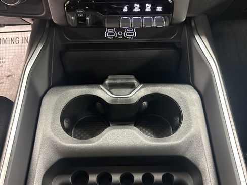 New 2026 RAM 1500 4x4 Crew Cab image 16