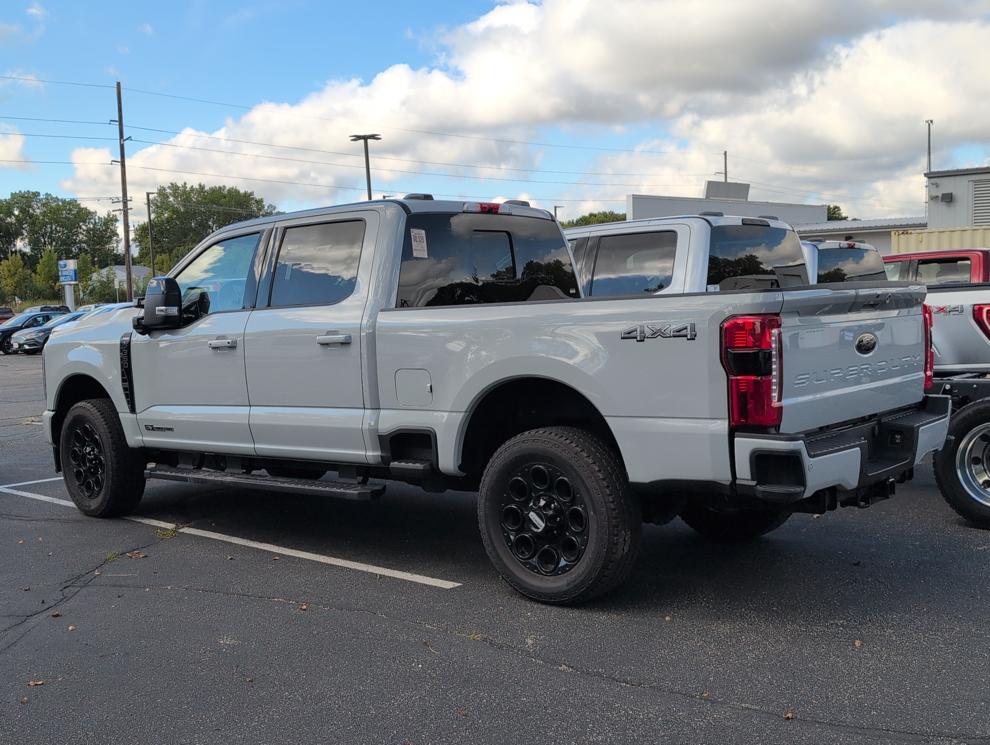 Used 2025 Ford F350 Lariat w/ Lariat Ultimate Package AWD/4WD image 3