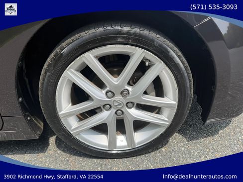 Used 2014 Lexus CT 200h w/ Seat Comfort Package FWD image 4