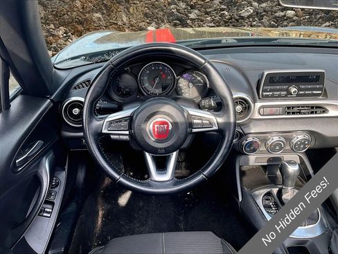 Used 2018 FIAT 124 Spider Classica RWD image 5