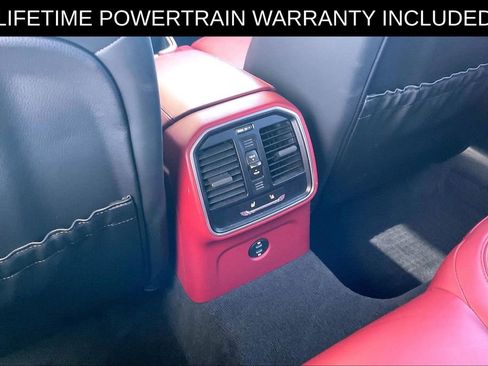 Used 2023 Porsche Macan AWD/4WD image 22