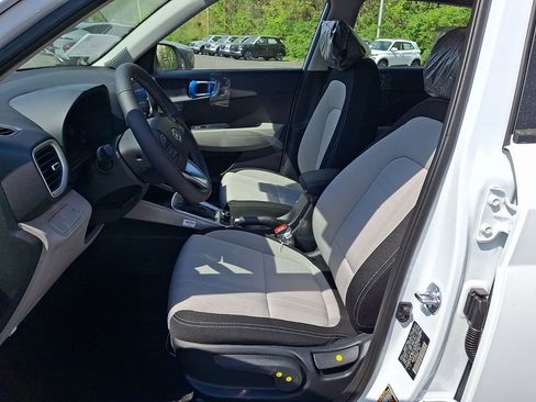 New 2026 Hyundai Venue SEL FWD image 10