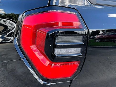 Used 2025 Toyota 4Runner Limited AWD/4WD image 27