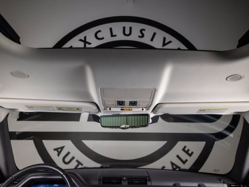 Used 2020 Land Rover Defender 110 HSE AWD/4WD image 10
