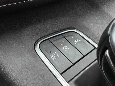 Used 2024 Cadillac Escalade Premium Luxury RWD image 21