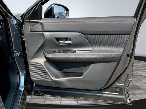 Used 2026 Nissan Kicks SR FWD image 31
