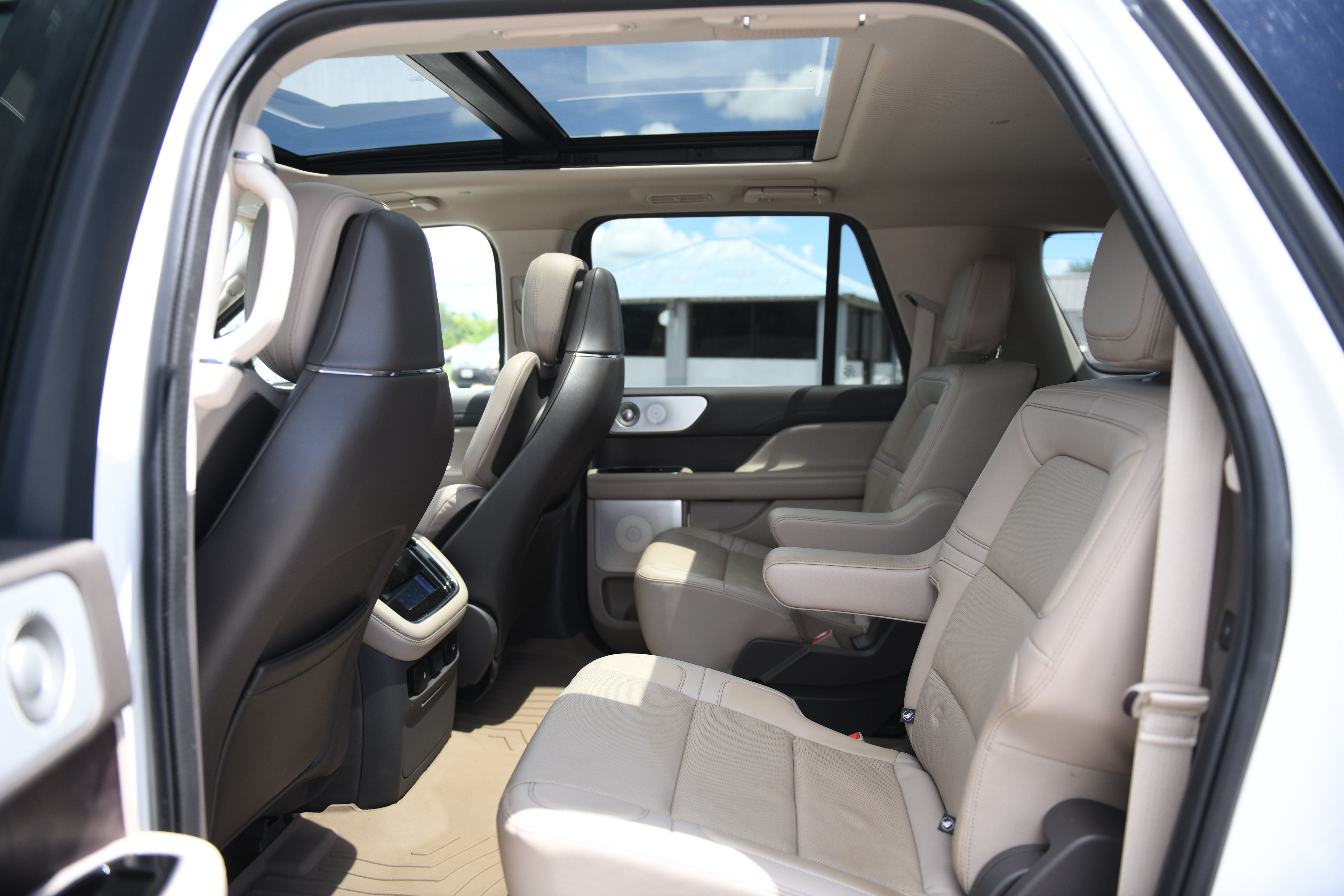 Used 2023 Lincoln Navigator L Reserve AWD/4WD image 15