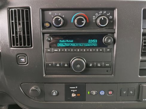 Used 2021 Chevrolet Express 3500 w/ Driver Convenience Package image 19