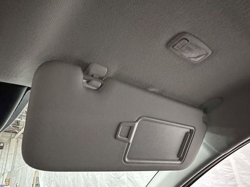Used 2025 Hyundai Elantra Limited w/ Cargo Package FWD image 33