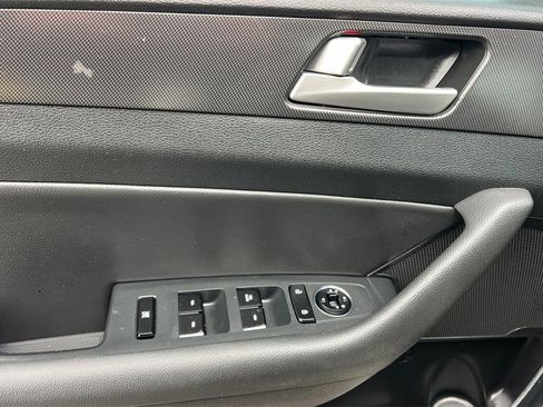 Used 2016 Hyundai Sonata Sport w/ Option Group 1V image 13