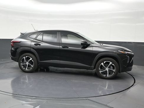 Used 2025 Chevrolet Trax RS w/ Driver Confidence Package FWD image 7