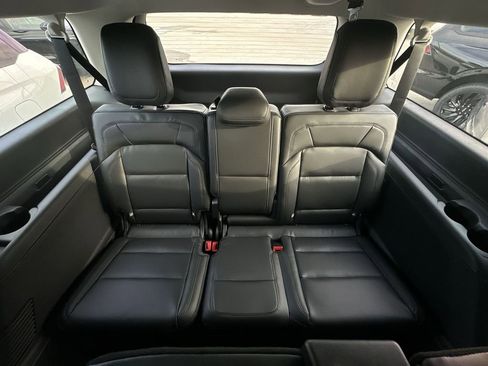 New 2026 Lincoln Navigator L Premier AWD/4WD image 23