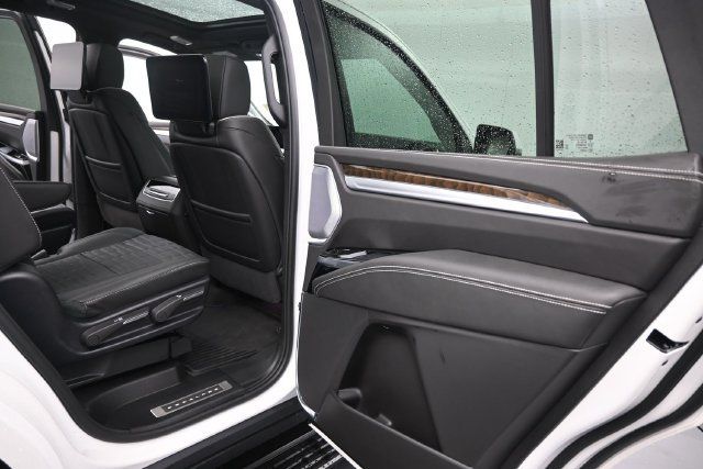 Used 2025 Cadillac Escalade Sport Platinum AWD/4WD image 11