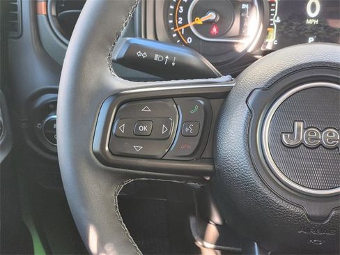 Used 2025 Jeep Gladiator Mojave w/ Convenience Group image 28
