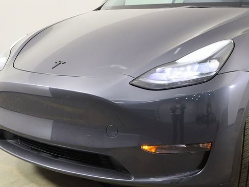 Used 2023 Tesla Model Y Long Range image 41