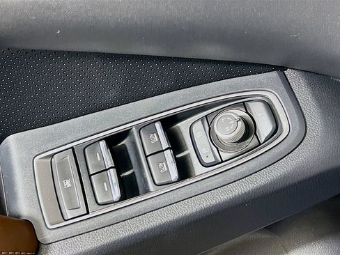 Used 2023 Subaru Ascent Touring AWD/4WD image 17