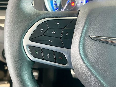 Used 2023 Chrysler 300 Touring L w/ Comfort Group image 17