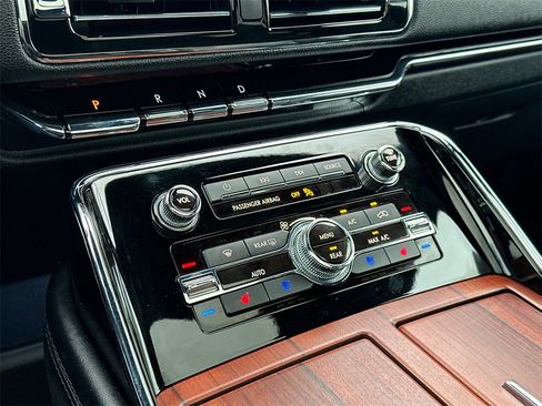 Used 2021 Lincoln Navigator Reserve image 37