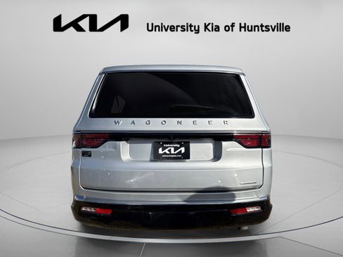 Used 2024 Jeep Wagoneer L Series II w/ Flexible Seating Group image 6