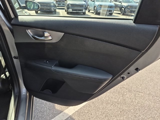 Used 2022 Kia Forte LXS w/ LXS Technology Package FWD image 24