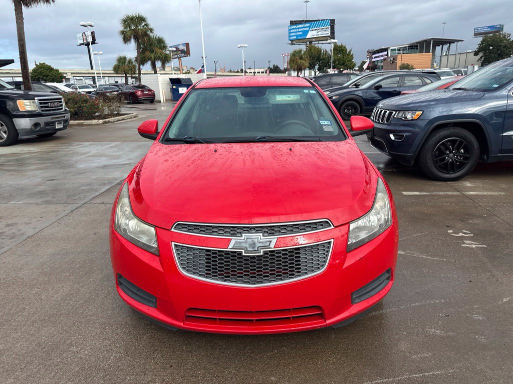 Used 2014 Chevrolet Cruze LT FWD image 2