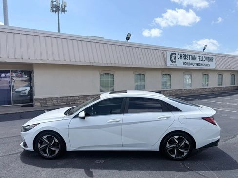 Used 2021 Hyundai Elantra Limited w/ Cargo Package FWD image 3