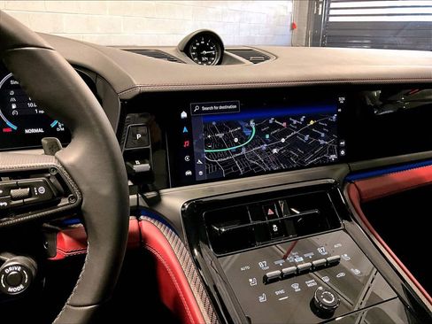 Certified 2025 Porsche Panamera GTS image 10