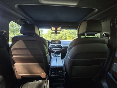 Used 2020 BMW M550i xDrive w/ Executive Package image 21